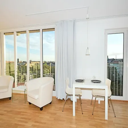 Habitat Apartment *